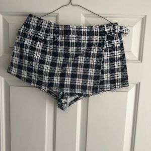 Buckled layered shorts